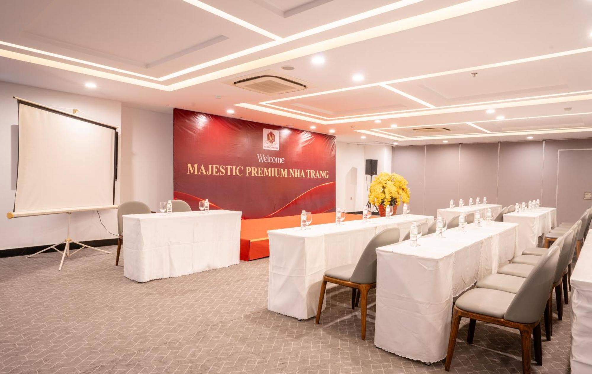 Majestic Premium Hotel Να Τρανγκ Εξωτερικό φωτογραφία